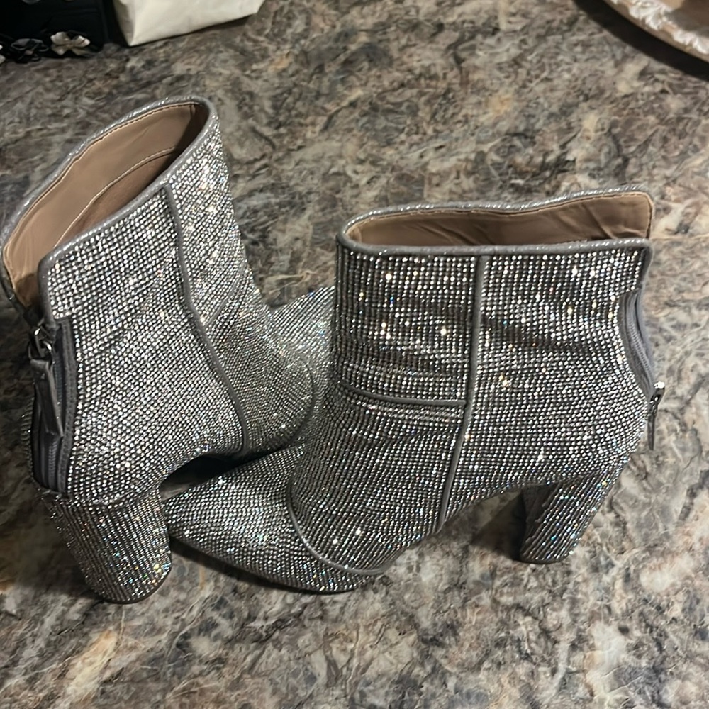 Like brand new steve madden booties